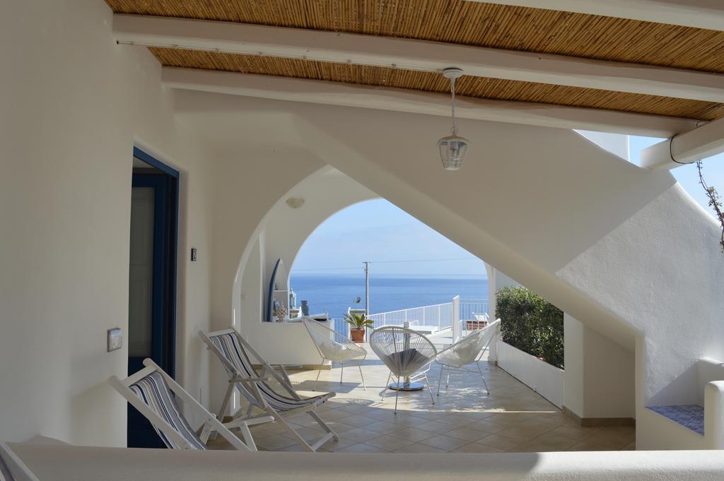 'A Alera Room & Breakfast Malfa  Extérieur photo