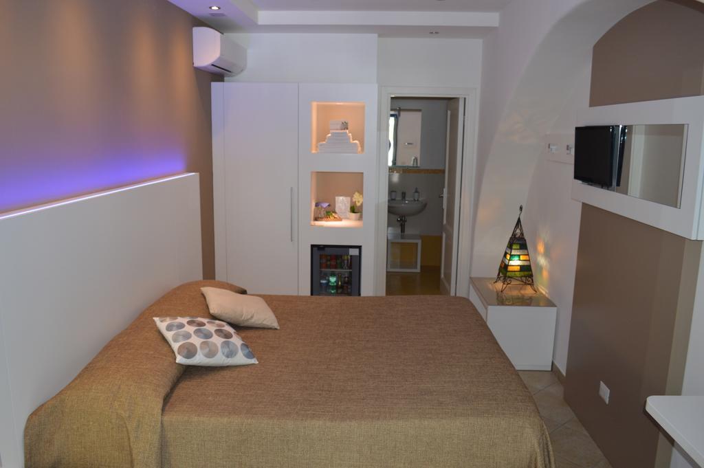 'A Alera Room & Breakfast Malfa  Extérieur photo