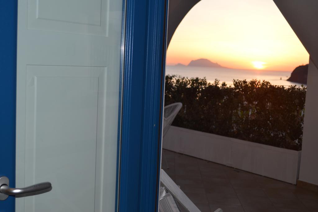 'A Alera Room & Breakfast Malfa  Chambre photo