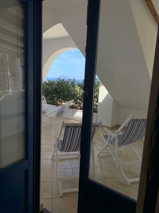 'A Alera Room & Breakfast Malfa  Extérieur photo