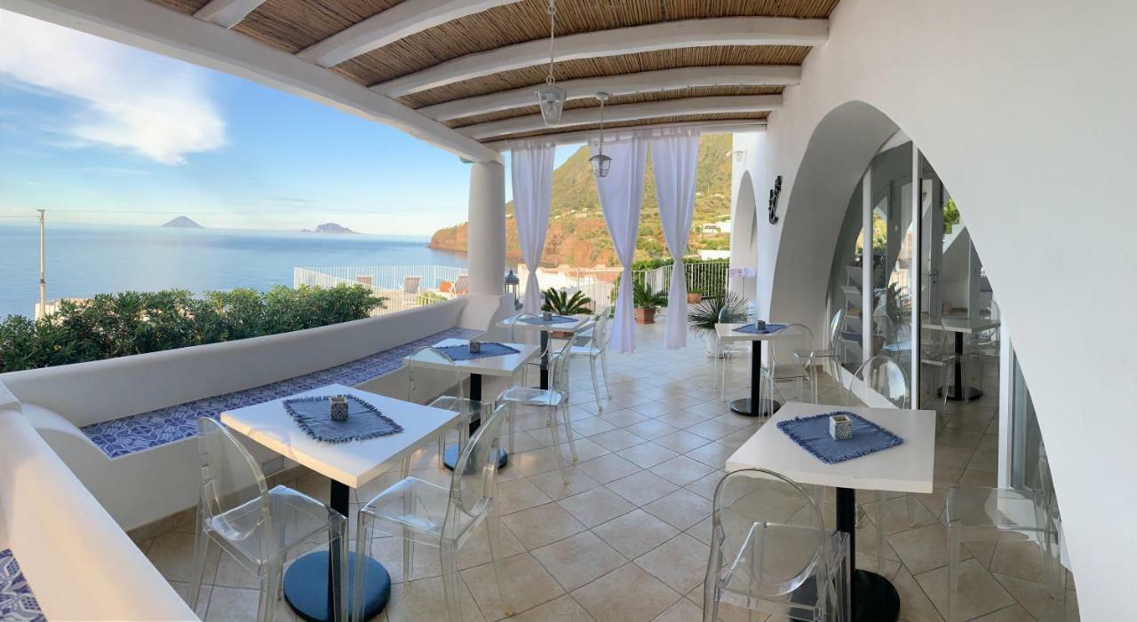 'A Alera Room & Breakfast Malfa  Extérieur photo