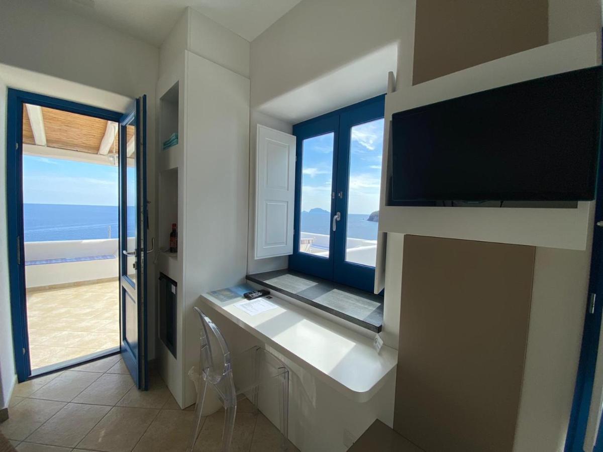 'A Alera Room & Breakfast Malfa  Extérieur photo